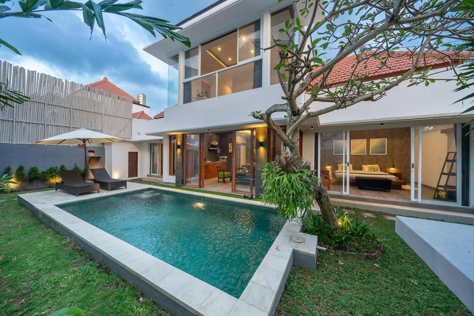 Villa Gemuk Seminyak